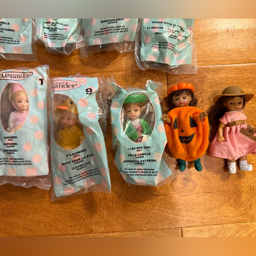 Lot of McDonald’s Madame Alexander Toy Dolls - Picture 3 of 4